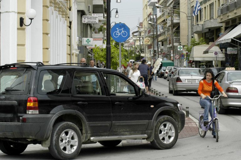 Πάτρα: Χαροπαλεύει εγγονός βιομήχανου που παρασύρθηκε από τζιπ! | Newsit.gr Πάτρα: Χαροπαλεύει εγγονός βιομήχανου που παρασύρθηκε από τζιπ! | Newsit.gr