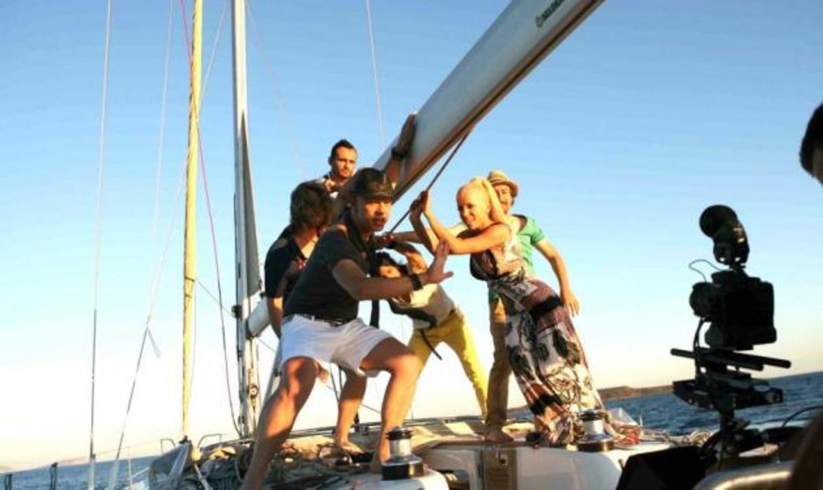48 Ώρες: Nέο τραγούδι και εντυπωσιακό video clip! Δες backstage από τα γυρίσματα | Newsit.gr 48 Ώρες: Nέο τραγούδι και εντυπωσιακό video clip! Δες backstage από τα γυρίσματα | Newsit.gr