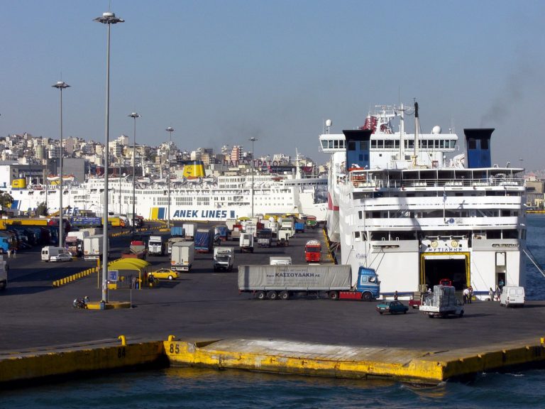 Ικαρία: Πρόσκρουση του πλοίου »Μυτιλήνη» στον προβλήτα του λιμανιού! | Newsit.gr Ικαρία: Πρόσκρουση του πλοίου »Μυτιλήνη» στον προβλήτα του λιμανιού! | Newsit.gr
