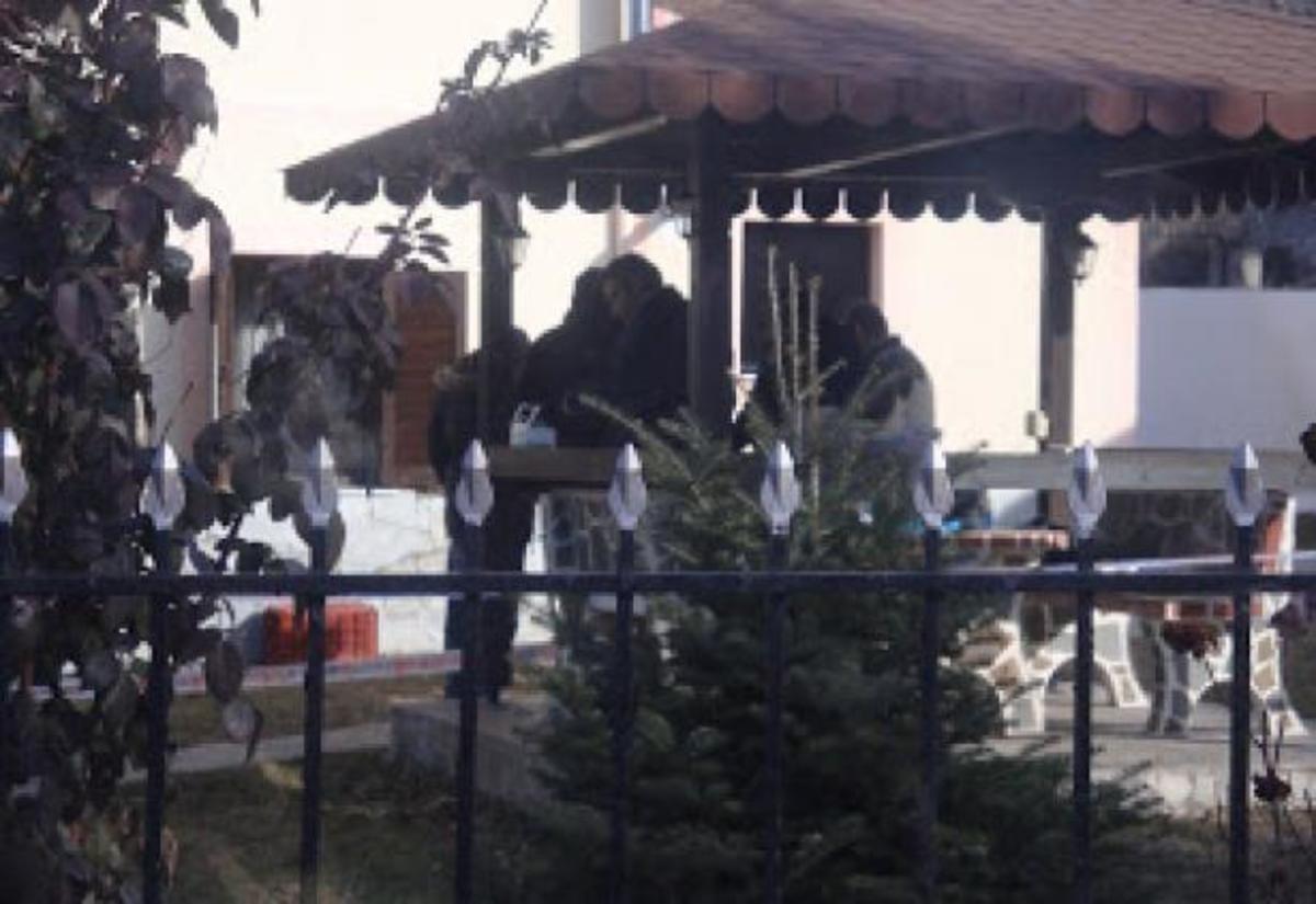 Θρήνος και… προσαγωγές στην Ξάνθη για τη δολοφονία των δύο αδερφών | Newsit.gr Θρήνος και… προσαγωγές στην Ξάνθη για τη δολοφονία των δύο αδερφών | Newsit.gr