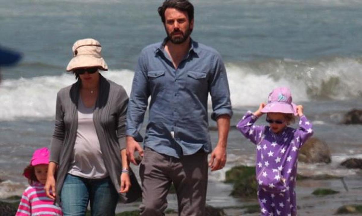 Jennifer Garner – Ben Affleck: Eυτυχισμένες στιγμές στην παραλία με τα τρία παιδιά τους! | Newsit.gr Jennifer Garner – Ben Affleck: Eυτυχισμένες στιγμές στην παραλία με τα τρία παιδιά τους! | Newsit.gr