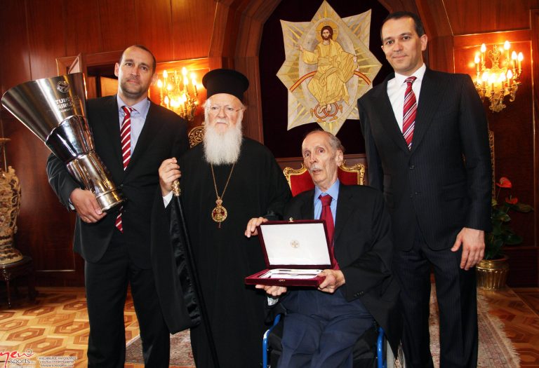 Τήρησαν την υπόσχεση τους – Στο Πατριαρχείο ο Ολυμπιακός (ΦΩΤΟ) | Newsit.gr Τήρησαν την υπόσχεση τους – Στο Πατριαρχείο ο Ολυμπιακός (ΦΩΤΟ) | Newsit.gr