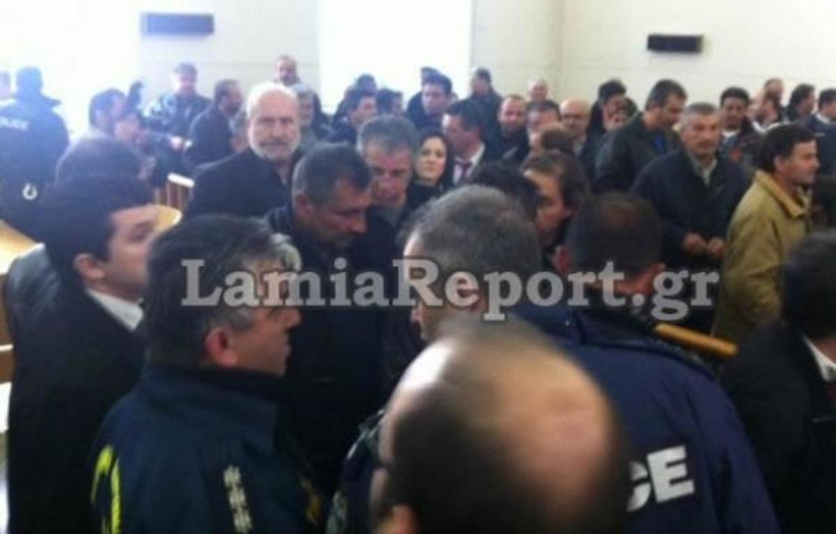 Οι αγρότες της Φθιώτιδας ξεκινούν πολιορκία σε γραφεία Βουλευτών! – Αναβλήθηκε η δίκη για τα επεισόδια της Ανθήλης | Newsit.gr Οι αγρότες της Φθιώτιδας ξεκινούν πολιορκία σε γραφεία Βουλευτών! – Αναβλήθηκε η δίκη για τα επεισόδια της Ανθήλης | Newsit.gr