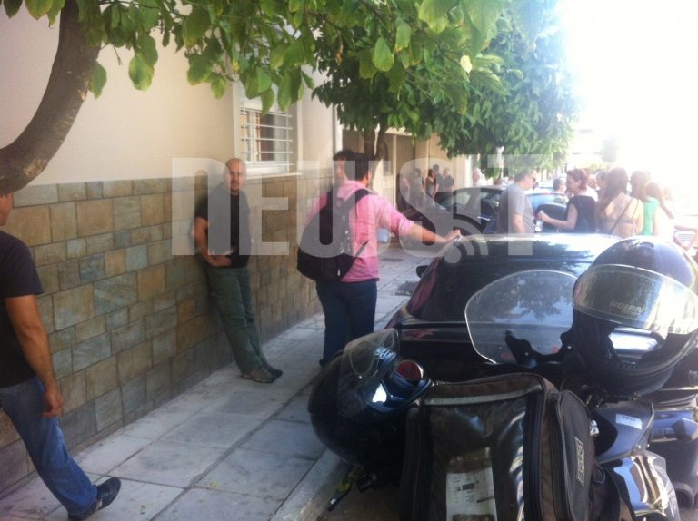 Τον εκτέλεσαν με μια σφαίρα στο κεφάλι μέσα στο σπίτι του στο Αιγάλεω | Newsit.gr Τον εκτέλεσαν με μια σφαίρα στο κεφάλι μέσα στο σπίτι του στο Αιγάλεω | Newsit.gr