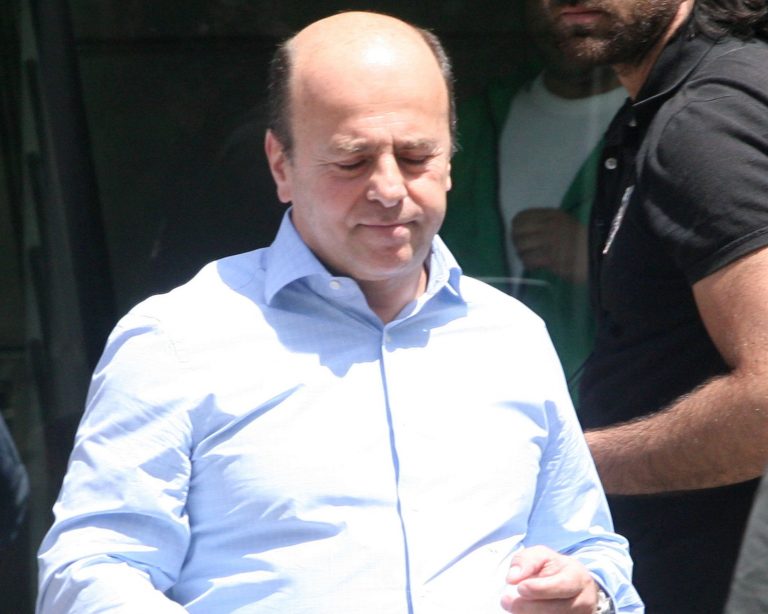 Σφοδρή επίθεση Αλαφούζου στον Τσάκα:Δεν ασχολούμαι, έχει 15 καταδίκες | Newsit.gr Σφοδρή επίθεση Αλαφούζου στον Τσάκα:Δεν ασχολούμαι, έχει 15 καταδίκες | Newsit.gr