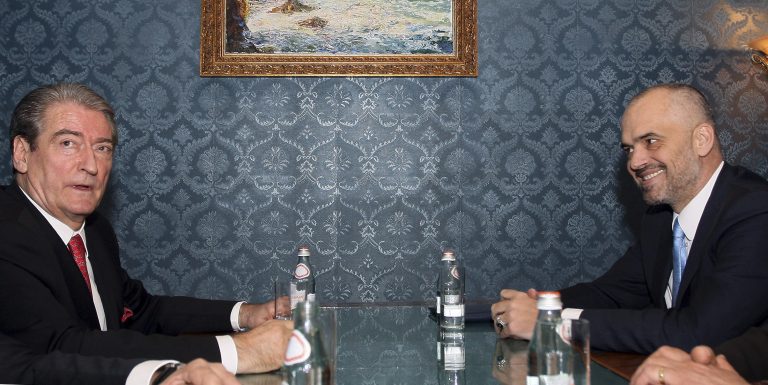 Αλβανία: Απέτυχε και η δεύτερη προσπάθεια για εκλογή νεόυ προέδρου | Newsit.gr Αλβανία: Απέτυχε και η δεύτερη προσπάθεια για εκλογή νεόυ προέδρου | Newsit.gr