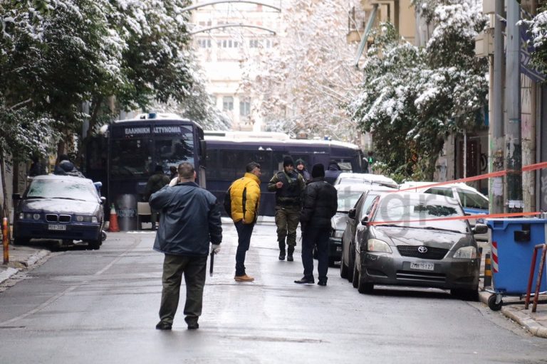 Πατέρας 3 παιδιών ο τραυματίας αστυνομικός | Newsit.gr Πατέρας 3 παιδιών ο τραυματίας αστυνομικός | Newsit.gr