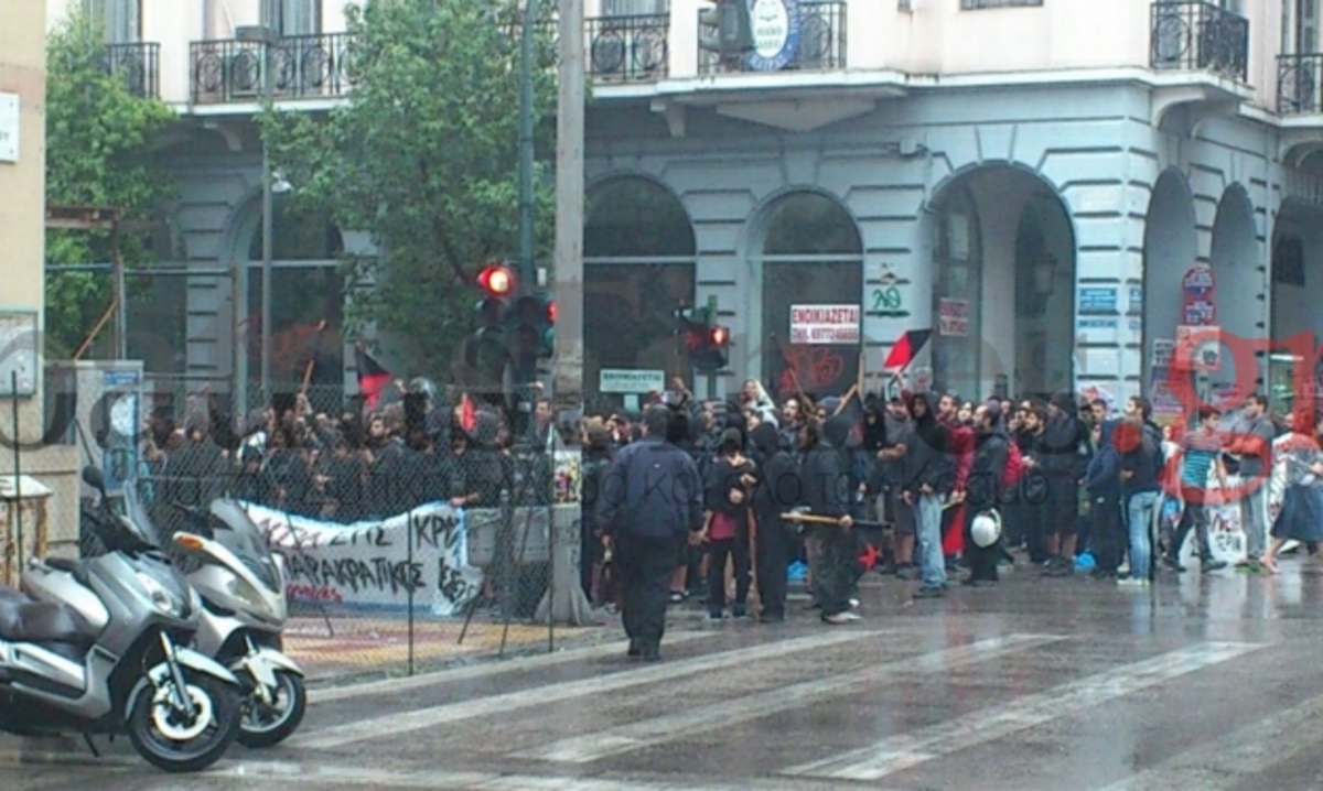 Πάτρα: Ελεύθερος και ο ανήλικος αντιεξουσιαστής – Περιοριστικοί όροι και για τους τέσσερις συλληφθέντες | Newsit.gr Πάτρα: Ελεύθερος και ο ανήλικος αντιεξουσιαστής – Περιοριστικοί όροι και για τους τέσσερις συλληφθέντες | Newsit.gr
