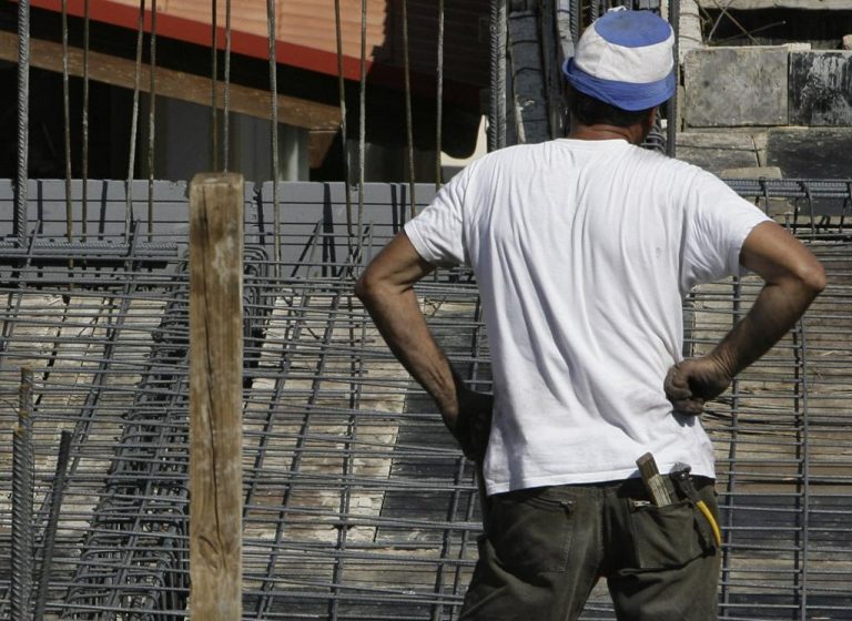 Θεσσαλονίκη: Έπαιρνε τα λεφτά για τις οικοδομικές εργασίες και… μην τον είδατε! | Newsit.gr Θεσσαλονίκη: Έπαιρνε τα λεφτά για τις οικοδομικές εργασίες και… μην τον είδατε! | Newsit.gr
