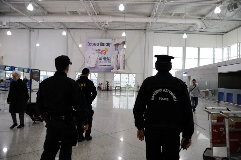 Ηράκλειο: Οκτώ συλλήψεις στο αεροδρόμιο «Ν. Καζαντζάκης» | Newsit.gr Ηράκλειο: Οκτώ συλλήψεις στο αεροδρόμιο «Ν. Καζαντζάκης» | Newsit.gr