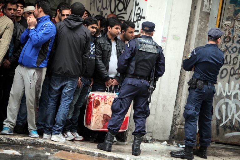 Στον εισαγγελέα οι καταγγελίες για βασανιστήρια αλλοδαπών από αστυνομικούς | Newsit.gr Στον εισαγγελέα οι καταγγελίες για βασανιστήρια αλλοδαπών από αστυνομικούς | Newsit.gr