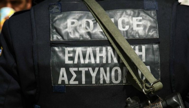 Αποθήκες με λαθραία τσιγάρα στον Άγιο Παντελεήμονα | Newsit.gr Αποθήκες με λαθραία τσιγάρα στον Άγιο Παντελεήμονα | Newsit.gr