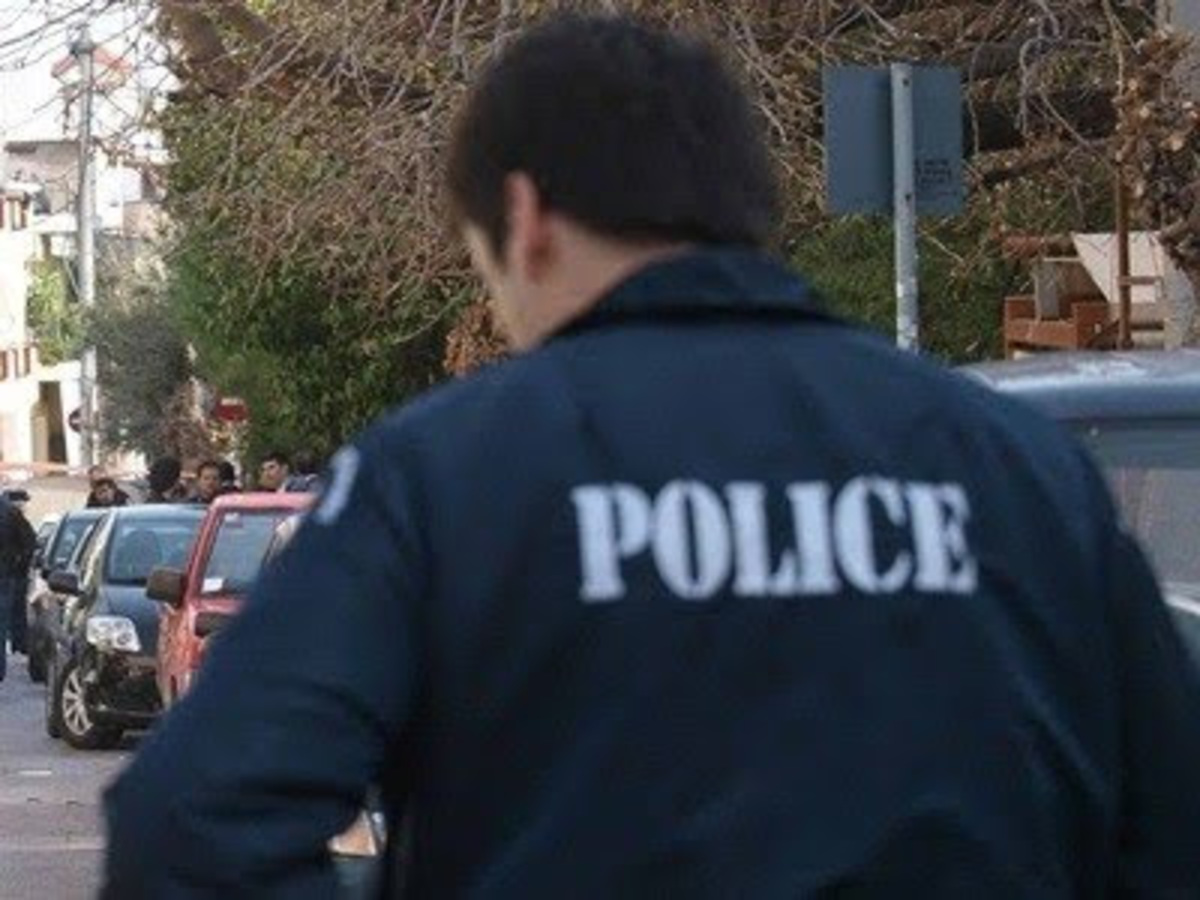 Ναύπακτος: Αστυνομικός έπεσε από το μπαλκόνι! | Newsit.gr Ναύπακτος: Αστυνομικός έπεσε από το μπαλκόνι! | Newsit.gr