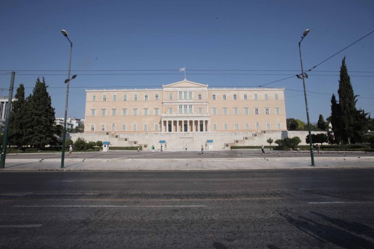 Οδηγός επιβίωσης σε μια άδεια… Αθήνα! | Newsit.gr Οδηγός επιβίωσης σε μια άδεια… Αθήνα! | Newsit.gr