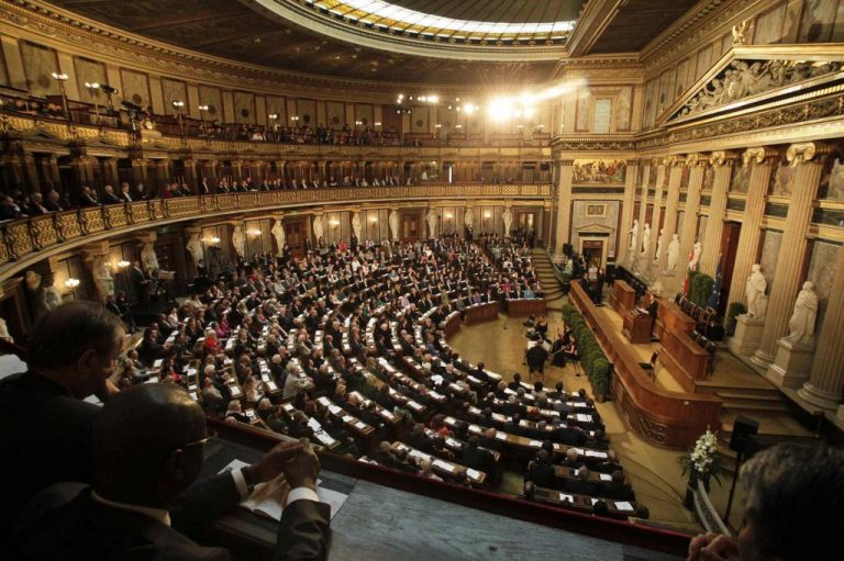 Αυστρία: “Δεν πρόκειται να αλλάξουν οι όροι για την Ελλάδα επειδή έγιναν εκλογές”! | Newsit.gr Αυστρία: “Δεν πρόκειται να αλλάξουν οι όροι για την Ελλάδα επειδή έγιναν εκλογές”! | Newsit.gr