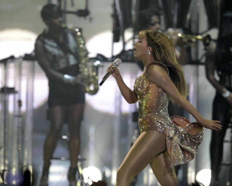Η εκθαμβωτική έναρξη της Beyonce στην Αθήνα! | Newsit.gr Η εκθαμβωτική έναρξη της Beyonce στην Αθήνα! | Newsit.gr