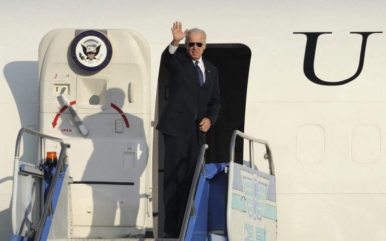 Και μέσα σε όλα έρχεται και ο αντιπρόεδρος των ΗΠΑ | Newsit.gr Και μέσα σε όλα έρχεται και ο αντιπρόεδρος των ΗΠΑ | Newsit.gr