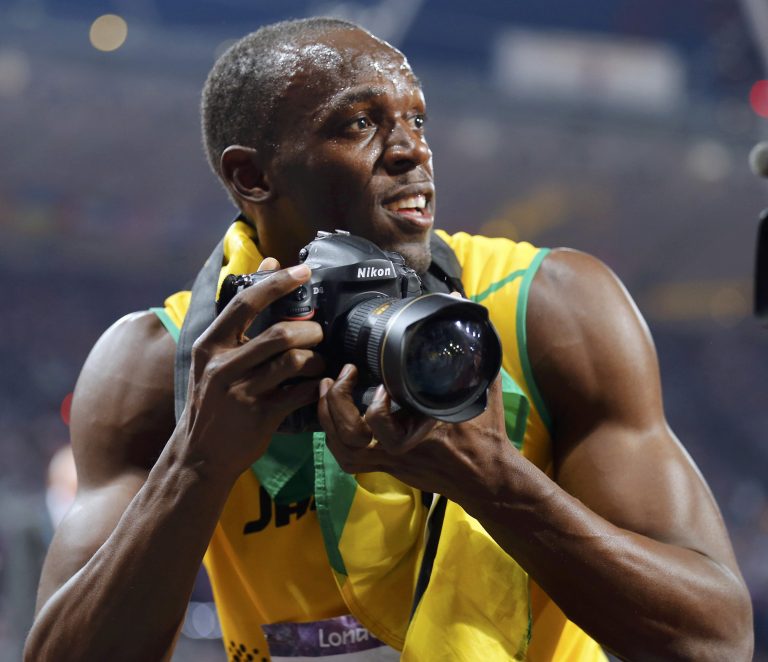 Usain GOLD! Έκανε και πους απς, τράβηξε και φωτογραφίες | Newsit.gr Usain GOLD! Έκανε και πους απς, τράβηξε και φωτογραφίες | Newsit.gr