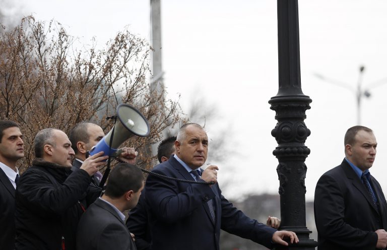 Βουλγαρία: Ο Μπορίσοφ κατήγγειλε σχέδιο δολοφονίας του – Αποδεκτή η παραίτηση της κυβέρνησης | Newsit.gr Βουλγαρία: Ο Μπορίσοφ κατήγγειλε σχέδιο δολοφονίας του – Αποδεκτή η παραίτηση της κυβέρνησης | Newsit.gr