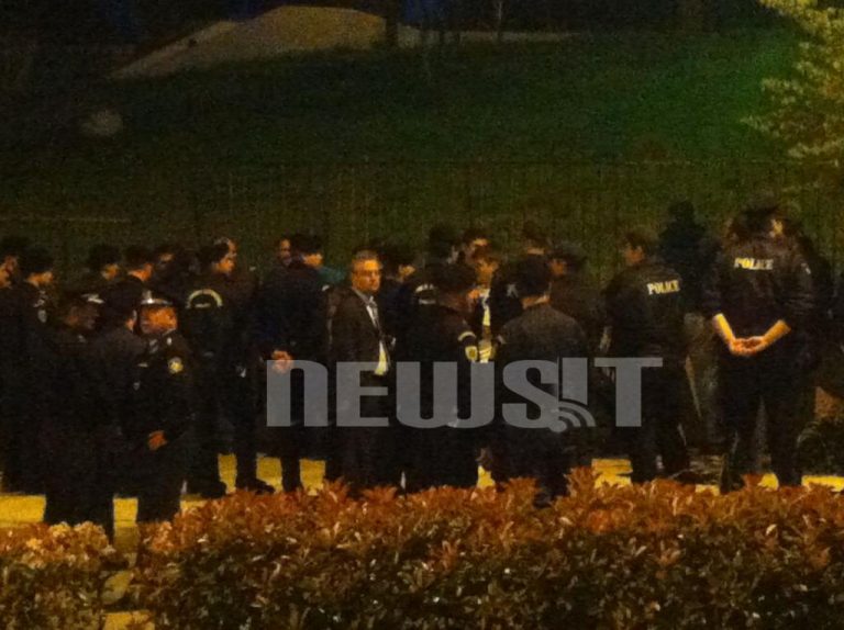 Κάτοικοι στο Μπραχάμι διαμαρτυρήθηκαν στον Μιχ.Χρυσοχοϊδη | Newsit.gr Κάτοικοι στο Μπραχάμι διαμαρτυρήθηκαν στον Μιχ.Χρυσοχοϊδη | Newsit.gr