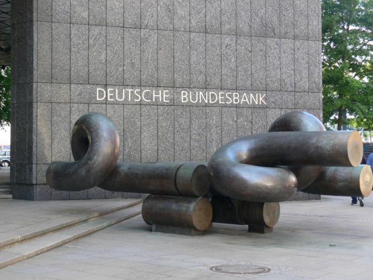 Bundesbank: Αν απορρίψετε το μνημόνιο η Ευρώπη κόβει τη χρηματοδότηση | Newsit.gr Bundesbank: Αν απορρίψετε το μνημόνιο η Ευρώπη κόβει τη χρηματοδότηση | Newsit.gr