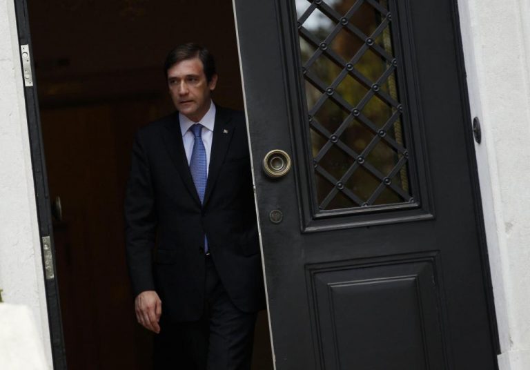 Πιέσεις στον Κοέλιο για επαναδιαπραγμάτευση των όρων του δανείου | Newsit.gr Πιέσεις στον Κοέλιο για επαναδιαπραγμάτευση των όρων του δανείου | Newsit.gr