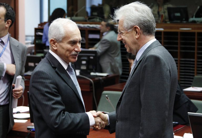“Θα πονέσουμε λιγότερο από τους Έλληνες” | Newsit.gr “Θα πονέσουμε λιγότερο από τους Έλληνες” | Newsit.gr