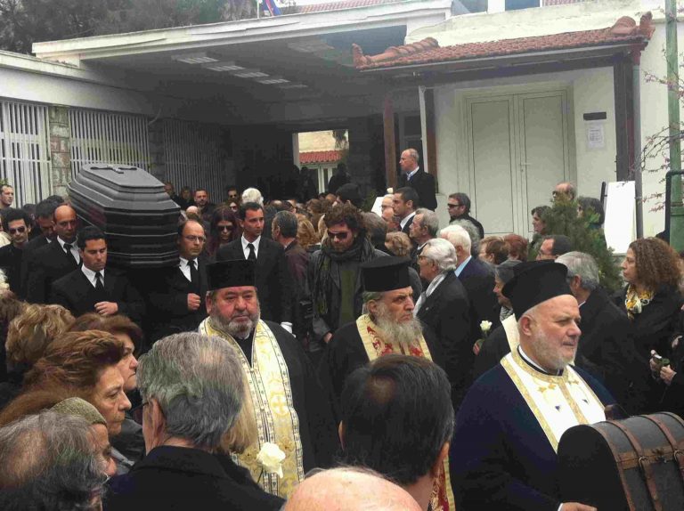 Στερνό αντίο στον μεγάλο Ιάκωβο Καμπανέλλη | Newsit.gr Στερνό αντίο στον μεγάλο Ιάκωβο Καμπανέλλη | Newsit.gr