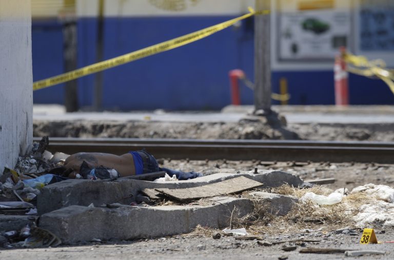 Μεξικό: Τουλάχιστον 43 νεκροί, ανάμεσά τους 7 αστυνομικοί, μέσα σε δύο ημέρες | Newsit.gr Μεξικό: Τουλάχιστον 43 νεκροί, ανάμεσά τους 7 αστυνομικοί, μέσα σε δύο ημέρες | Newsit.gr