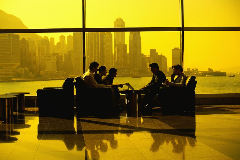 Η κρίση έπληξε και τα επιχειρηματικά deals | Newsit.gr Η κρίση έπληξε και τα επιχειρηματικά deals | Newsit.gr
