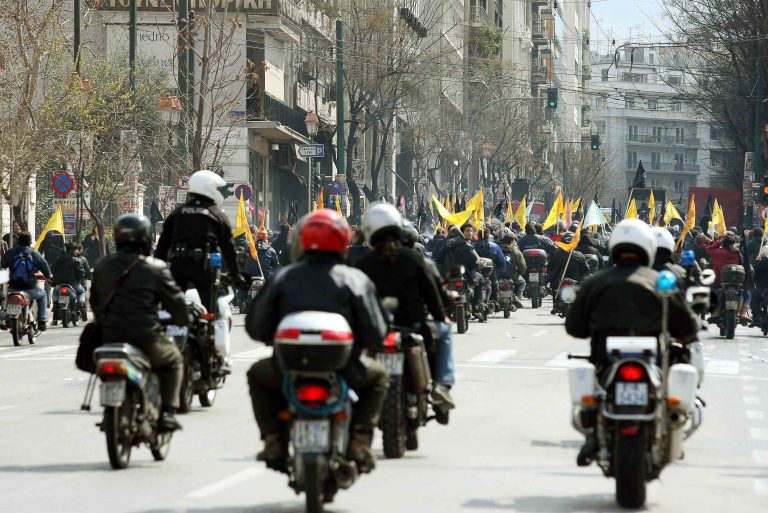 Στόχος οι “ντελιβεράδες” | Newsit.gr Στόχος οι “ντελιβεράδες” | Newsit.gr