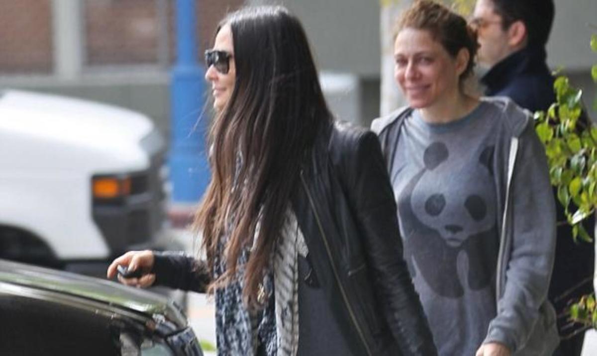 Demi Moore: Χαμογελά μετά το γυμναστήριο παρόλο που ετοιμάζεται για τη μάχη του διαζυγίου! | Newsit.gr Demi Moore: Χαμογελά μετά το γυμναστήριο παρόλο που ετοιμάζεται για τη μάχη του διαζυγίου! | Newsit.gr
