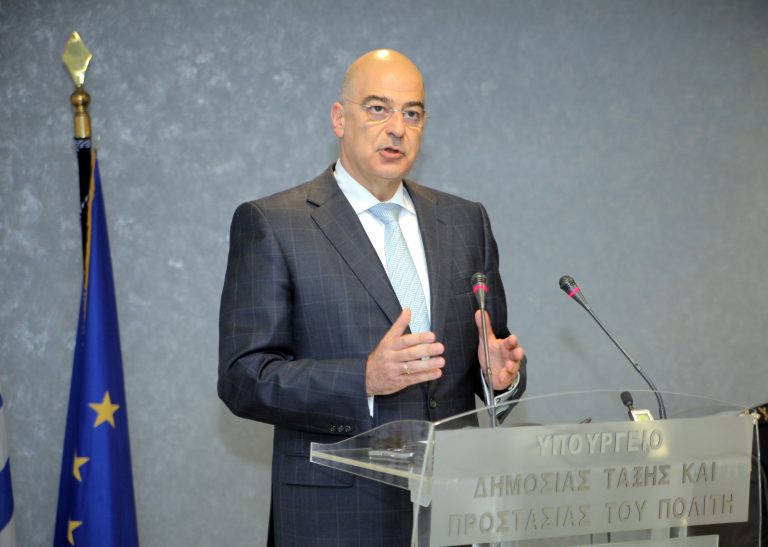 Δένδιας: Χρ.Αυγή και ΕΛΑΣ είναι απολύτως απέναντι – Χρ.Αυγή: Την παρανομία υποθάλπτει ο ανύπαρκτος Δένδιας | Newsit.gr Δένδιας: Χρ.Αυγή και ΕΛΑΣ είναι απολύτως απέναντι – Χρ.Αυγή: Την παρανομία υποθάλπτει ο ανύπαρκτος Δένδιας | Newsit.gr