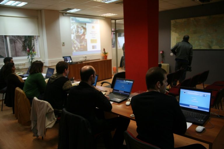 Διπλή αποζημίωση σε όσους φεύγουν σε σύνταξη! | Newsit.gr Διπλή αποζημίωση σε όσους φεύγουν σε σύνταξη! | Newsit.gr