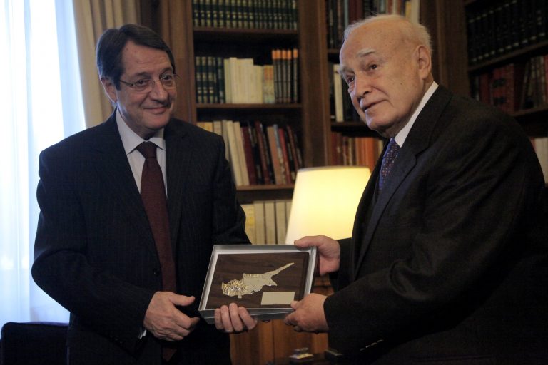 Παπούλιας: «Η φτώχεια έχει φτάσει στο μεδούλι των λαϊκών στρωμάτων» | Newsit.gr Παπούλιας: «Η φτώχεια έχει φτάσει στο μεδούλι των λαϊκών στρωμάτων» | Newsit.gr