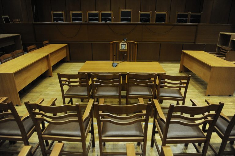 Θεσσαλονίκη: Έγινε προϊστάμενος στην Περιφέρεια με πλαστό πτυχίο! | Newsit.gr Θεσσαλονίκη: Έγινε προϊστάμενος στην Περιφέρεια με πλαστό πτυχίο! | Newsit.gr