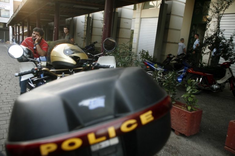 Γιος δημοτικού συμβούλου μαχαίρωσε υπάλληλο της Δημοτικής Αστυνομίας! | Newsit.gr Γιος δημοτικού συμβούλου μαχαίρωσε υπάλληλο της Δημοτικής Αστυνομίας! | Newsit.gr