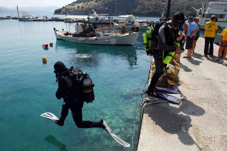 Χανιά: Αγώνας ελεύθερης κατάδυσης | Newsit.gr Χανιά: Αγώνας ελεύθερης κατάδυσης | Newsit.gr