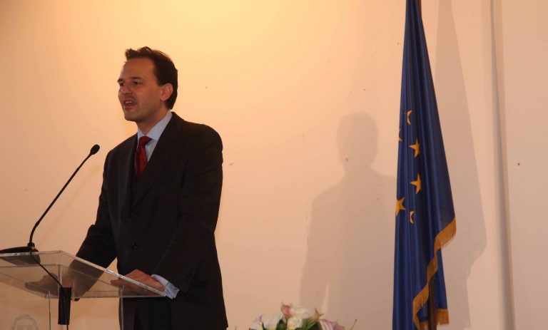 Συνάντηση Δρούτσα με Μπαν Κι Μουν | Newsit.gr Συνάντηση Δρούτσα με Μπαν Κι Μουν | Newsit.gr