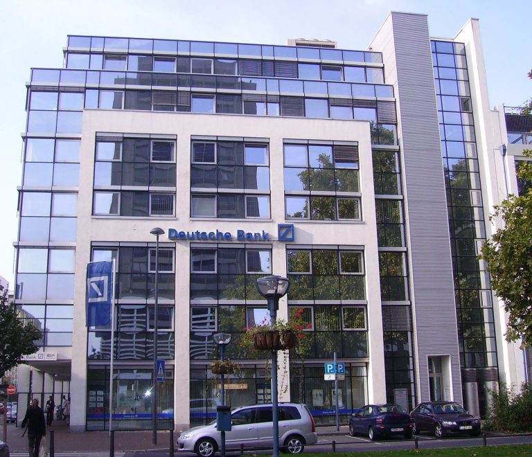 Η Deutsche Bank θα απολύσει 1.000 εργαζόμενους | Newsit.gr Η Deutsche Bank θα απολύσει 1.000 εργαζόμενους | Newsit.gr