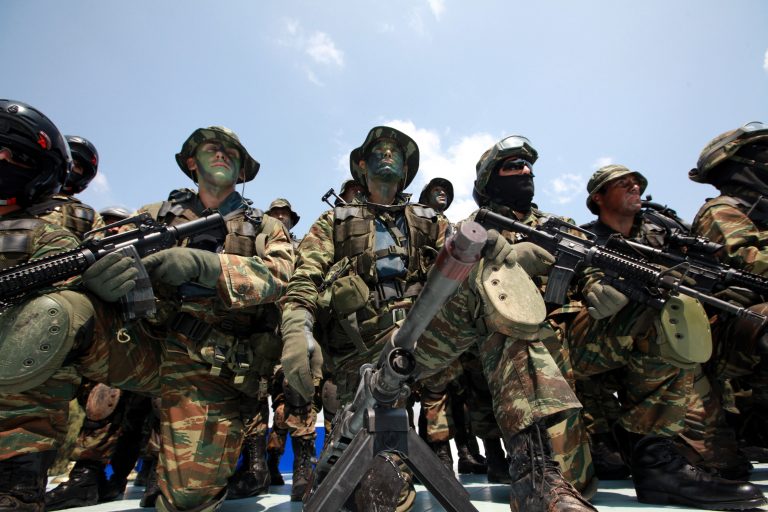 Κόβουν 12% και φύλλα πορείας στους στρατιωτικούς από 1 Ιανουαρίου 2013! | Newsit.gr Κόβουν 12% και φύλλα πορείας στους στρατιωτικούς από 1 Ιανουαρίου 2013! | Newsit.gr