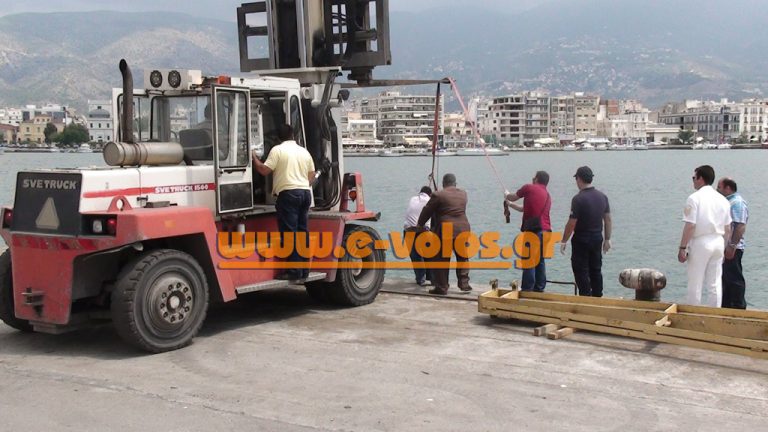 Φρίκη με το πτώμα στο λιμάνι του Βόλου – Είχε βαρίδια στις τσέπες και στα πόδια! ΦΩΤΟ & ΒΙΝΤΕΟ | Newsit.gr Φρίκη με το πτώμα στο λιμάνι του Βόλου – Είχε βαρίδια στις τσέπες και στα πόδια! ΦΩΤΟ & ΒΙΝΤΕΟ | Newsit.gr