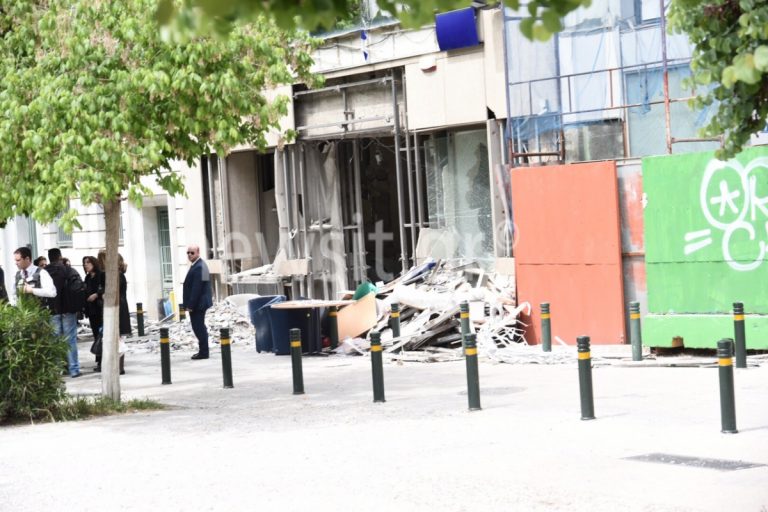 Έκρηξη βόμβας: Εικόνες – σοκ από την τράπεζα | Newsit.gr Έκρηξη βόμβας: Εικόνες – σοκ από την τράπεζα | Newsit.gr