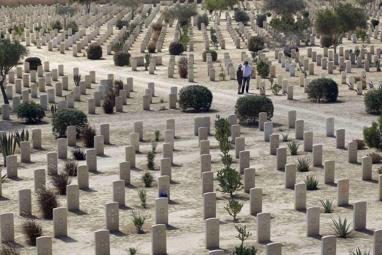 Ο Κ. Παπούλιας στην 70ή επέτειο από την μάχη του Ελ Αλαμέιν | Newsit.gr Ο Κ. Παπούλιας στην 70ή επέτειο από την μάχη του Ελ Αλαμέιν | Newsit.gr