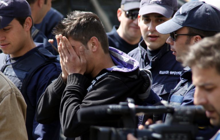 Γροθιά στον ρατσισμό! Ναι από το ΣτΕ στο αίτημα Δένδια για γραφεία κατά της ρατσιστικής βίας | Newsit.gr Γροθιά στον ρατσισμό! Ναι από το ΣτΕ στο αίτημα Δένδια για γραφεία κατά της ρατσιστικής βίας | Newsit.gr