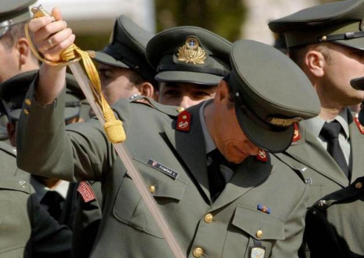 ΕΞΟΛΟΘΡΕΥΣΗ όποιου φοράει στολή! Δείτε τι φέρνουν οι περικοπές – 1872 ευρώ μισθός Α/ΓΕΕΘΑ | Newsit.gr ΕΞΟΛΟΘΡΕΥΣΗ όποιου φοράει στολή! Δείτε τι φέρνουν οι περικοπές – 1872 ευρώ μισθός Α/ΓΕΕΘΑ | Newsit.gr