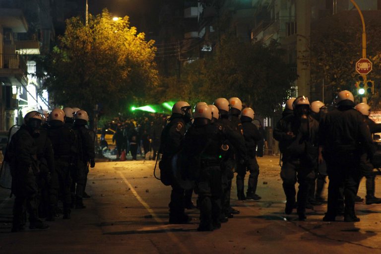 Βεντέτα! – Επεισόδια μεταξύ οπαδών Άρη και ΠΑΟΚ στη Βέροια | Newsit.gr Βεντέτα! – Επεισόδια μεταξύ οπαδών Άρη και ΠΑΟΚ στη Βέροια | Newsit.gr