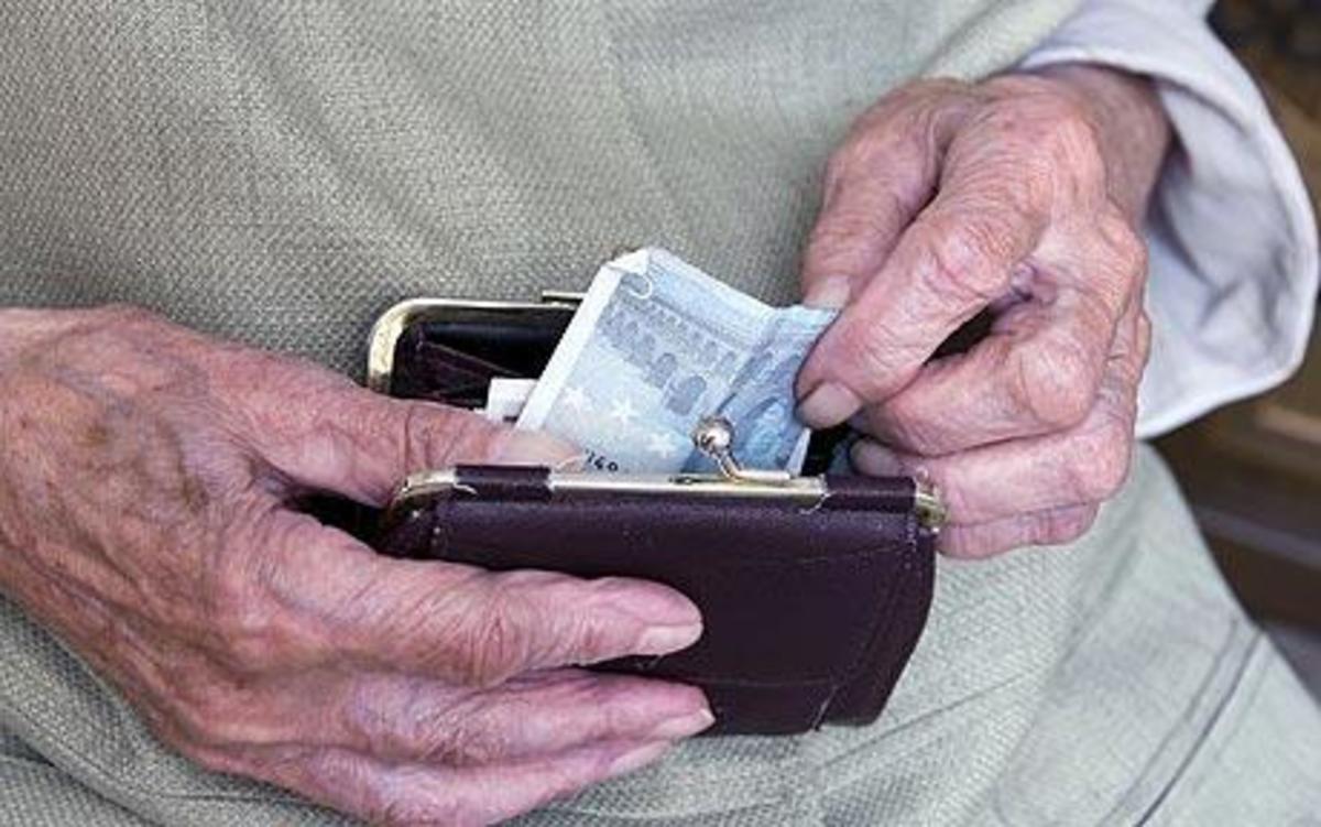 Από το 2012 περικόπτονται 5% – 6% οι επικουρικές συντάξεις | Newsit.gr Από το 2012 περικόπτονται 5% – 6% οι επικουρικές συντάξεις | Newsit.gr