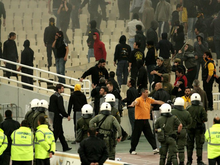 Αμφισβήτηση, ψίθυροι κι επεισόδια… | Newsit.gr Αμφισβήτηση, ψίθυροι κι επεισόδια… | Newsit.gr