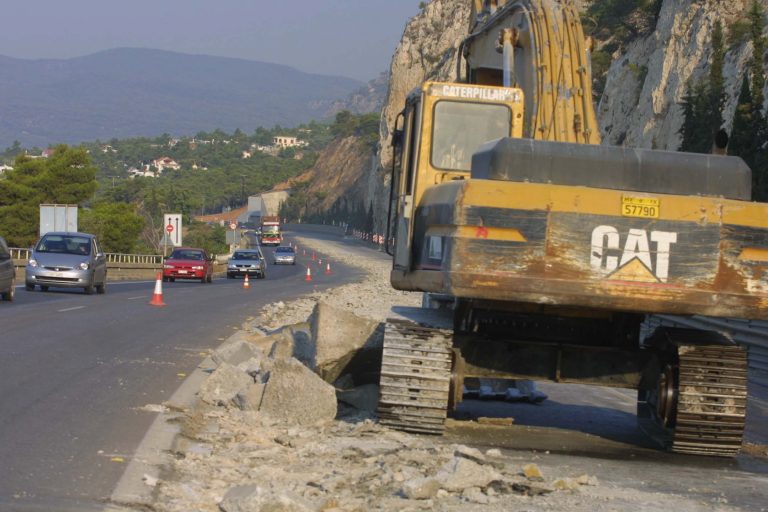 Αρκαδία: Έργα στην Κορίνθου-Τριπόλεως | Newsit.gr Αρκαδία: Έργα στην Κορίνθου-Τριπόλεως | Newsit.gr